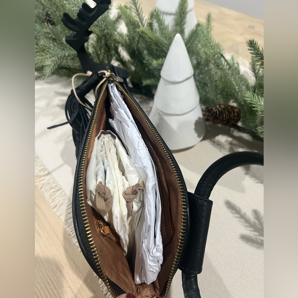 NWT Hobo Sable Black and White Weave Wristlet - Picture 7 of 9